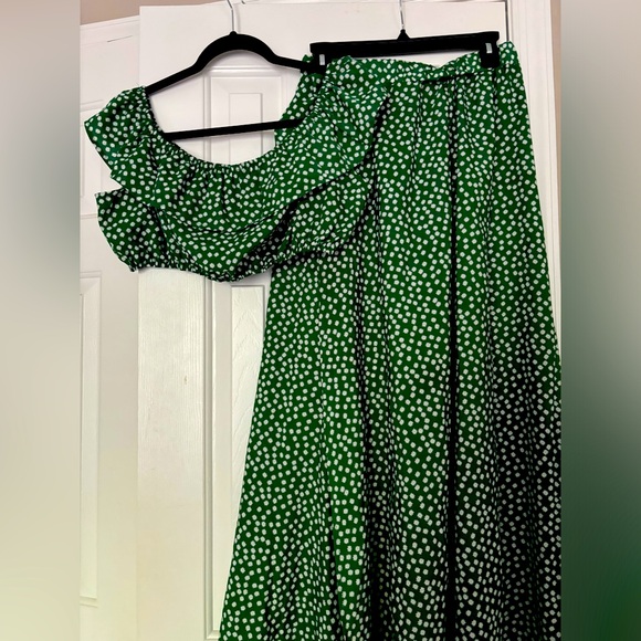 Two piece - Picture 2 of 4